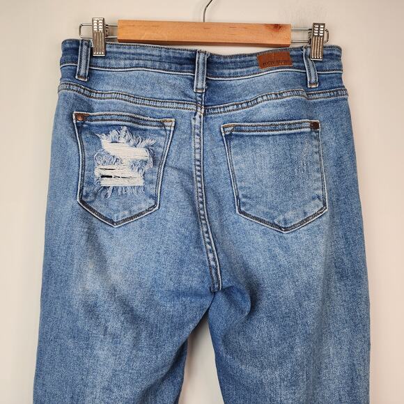 Judy Blue Boyfriend Fit Jeans Women's 5/27 Medium Wash Distressed Stretch Denim - Picture 4 of 9